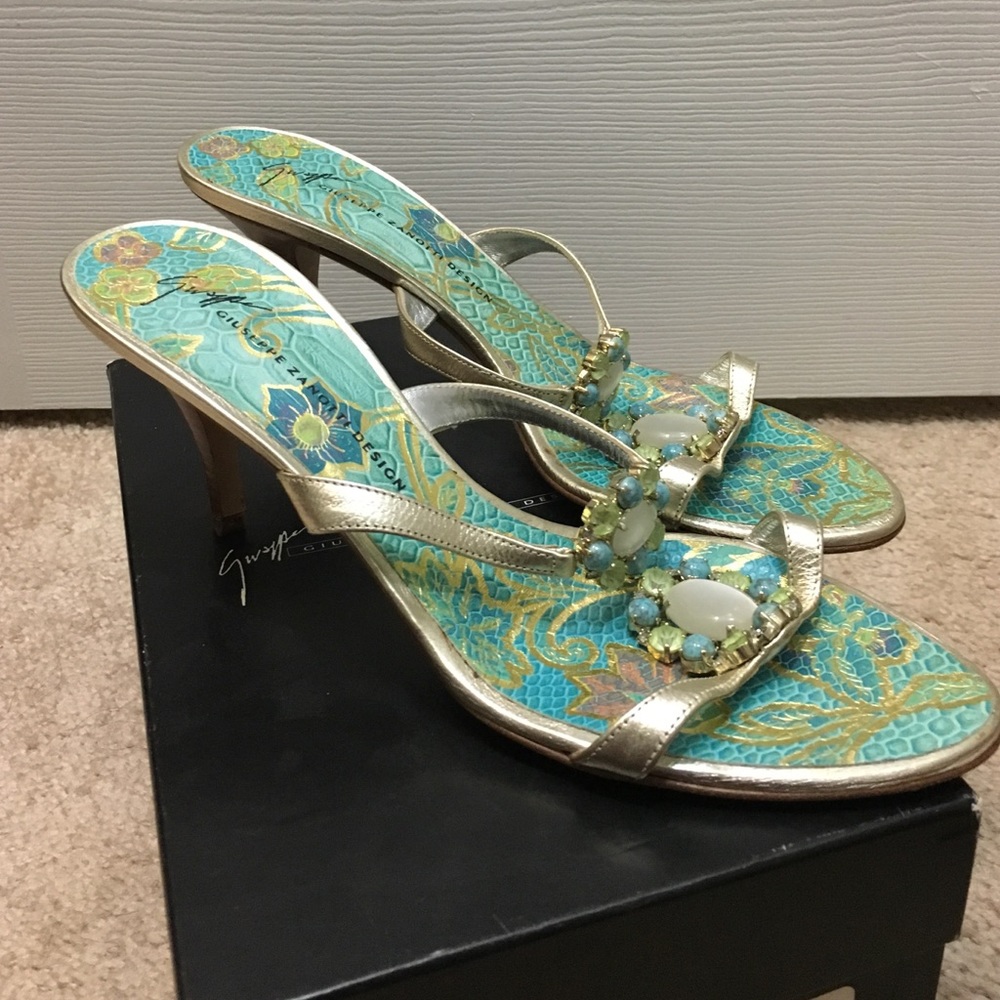 - 💥💥MOVING SALE!!💥💥Giuseppe Zanotti sandal